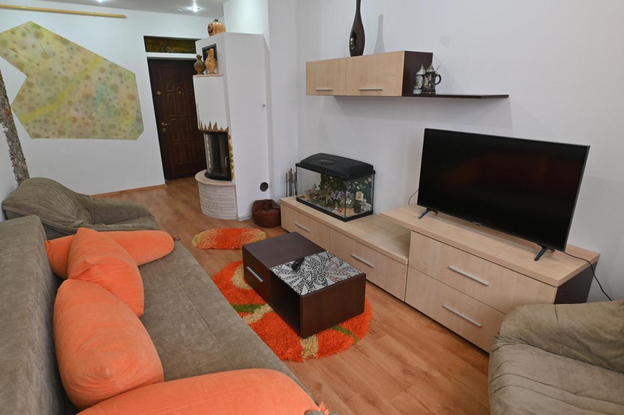 Apartament Camelia Petroszany Zewnętrze zdjęcie